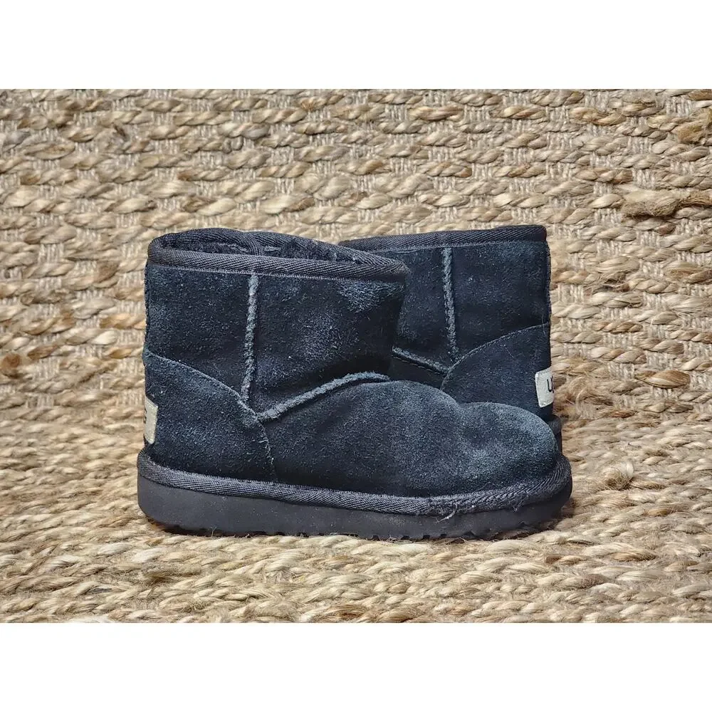 UGG Jona Boot Girls Size 10 Ankle Boots Black Winter Suede Solid